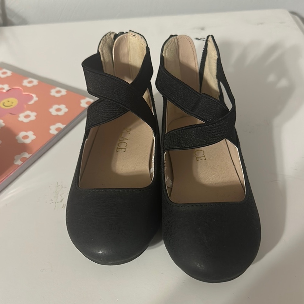 Black Dress Shoes with Crisscross Straps and Textured Finish